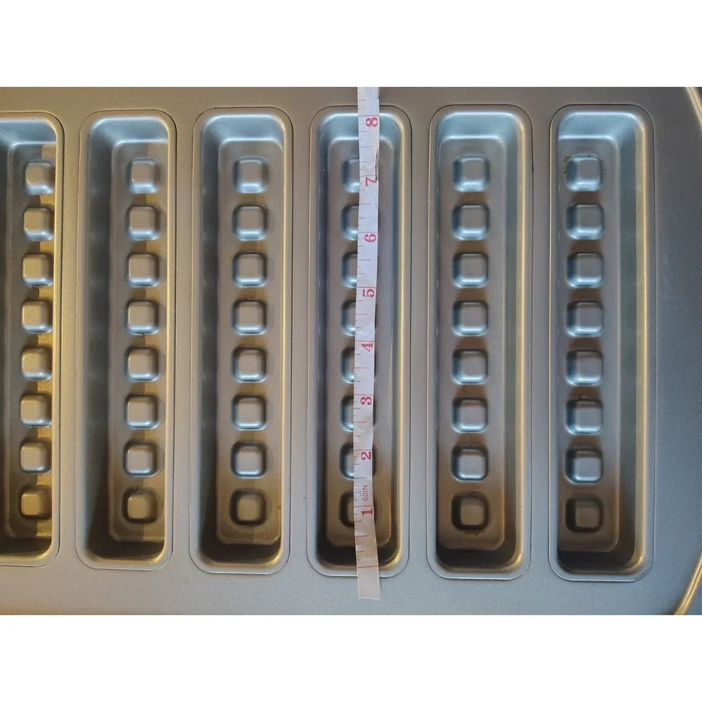 PAMPERED CHEF 6 WAFFLE STICKS BAKING MOLD PAN NON-STICK TEXTURED COOKIE BARS